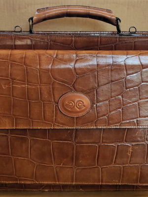 Leather Briefcase 3 Compartments used, brown