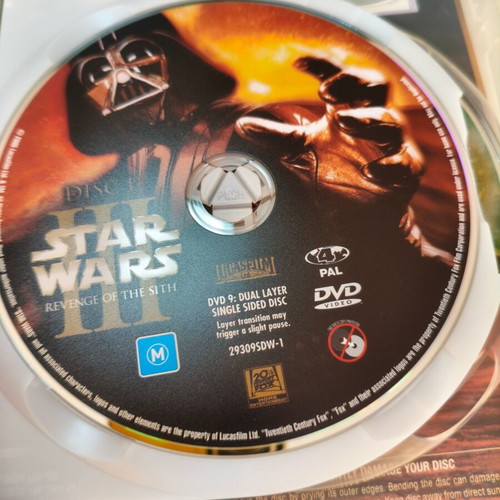 Star Wars Episode III: Revenge of the Sith 2 DVD like new, adventure sci-fi