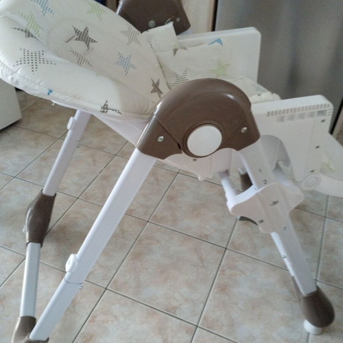 Moni high chair used with adjustable seat