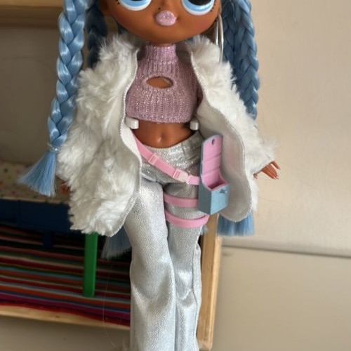 L.O.L. Surprise! O.M.G. Winter Disco Snowlicious doll like new