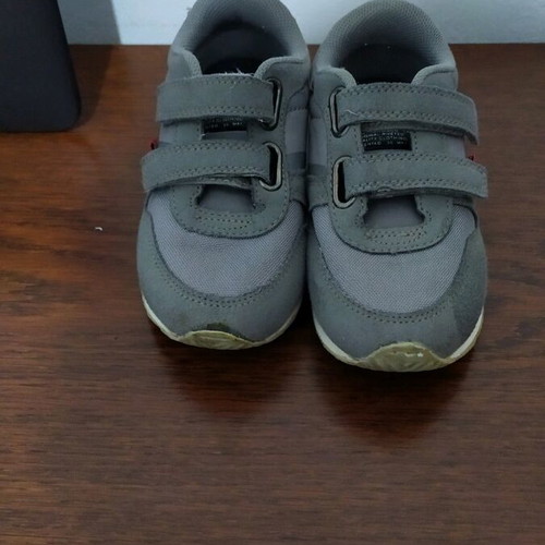 Children's athletic shoes like new, sizes 22, 24, 25