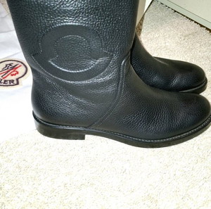 Moncler leather boots, sz40, 100% leather, easy wear, worn only twice