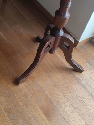 Wooden coffee table like new, dimensions 0.45x0.63