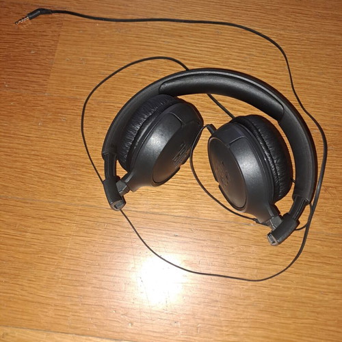 JBL wired headphones