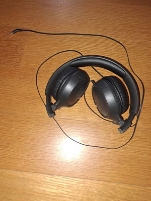JBL wired headphones