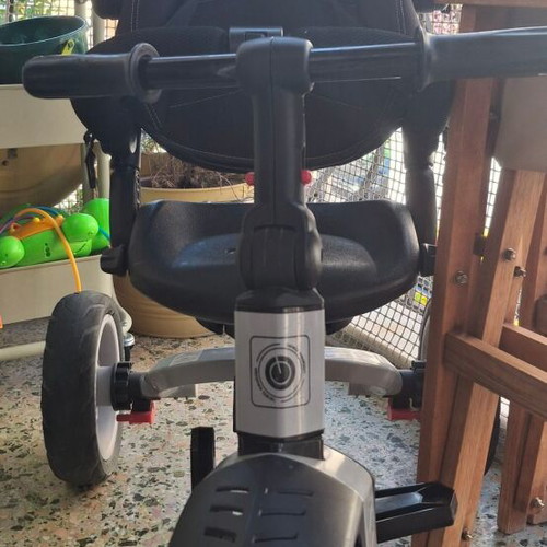 Lorelli Speedy 360º tricycle with parent handle for 1-3 years like new, black