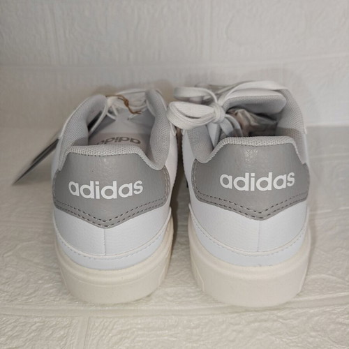 Adidas Courtblock Bold women's sneaker, white and black
