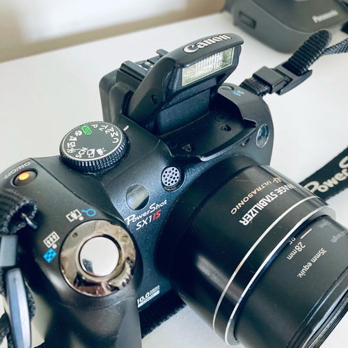 Canon SX1IS Powershot camera like new