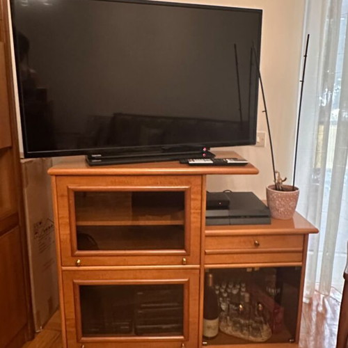 Vintage TV cabinet like new with storage and display shelves