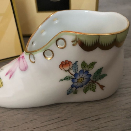 Herend baby shoe new, hand-painted porcelain