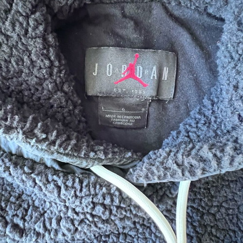 Jordan fleece hoodie black like new, size L