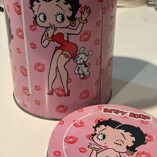 Betty Boop metal storage tin like new