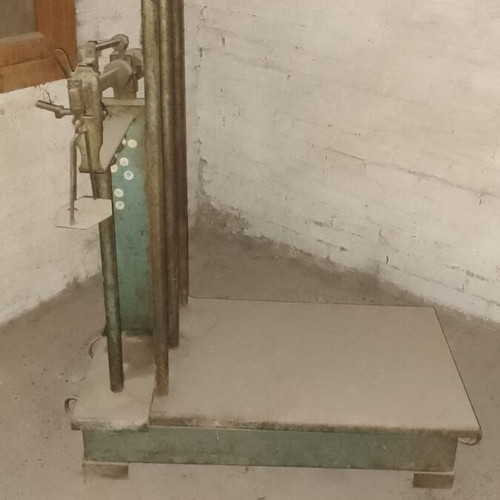 Vintage platform scale used, ex-shop item