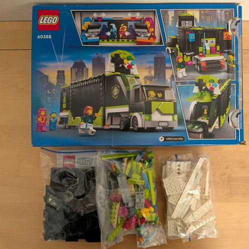 Lego City Gaming Tournament Truck 60388 like new