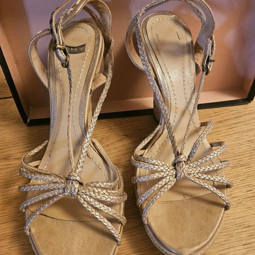 Shy sandals like new, leather gold with matte tan platform heel size 40