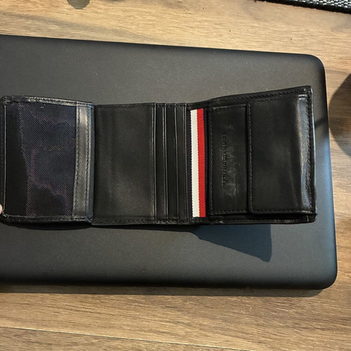 Tommy Hilfiger leather wallet, black