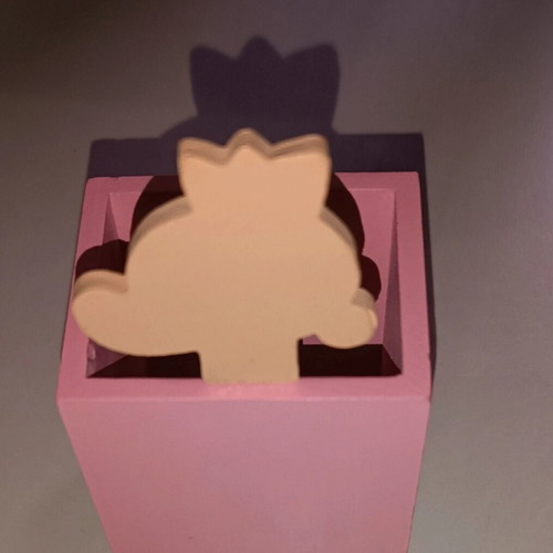 Princess pencil holder like new
