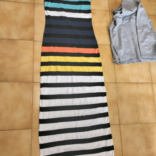 Women's clothing pack of 5 used, small/medium, stretch pants, blouse, dress