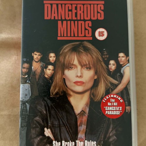 Dangerous Minds videocassette like new
