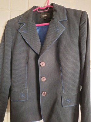 Lucille jacket dark blue like new with light details