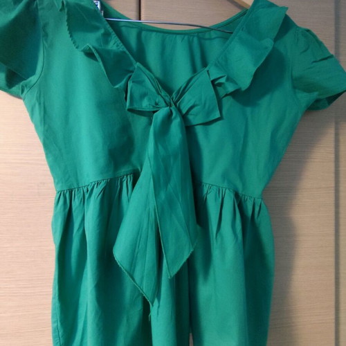 Regalinas green blouse new, poplin, empire line with open back