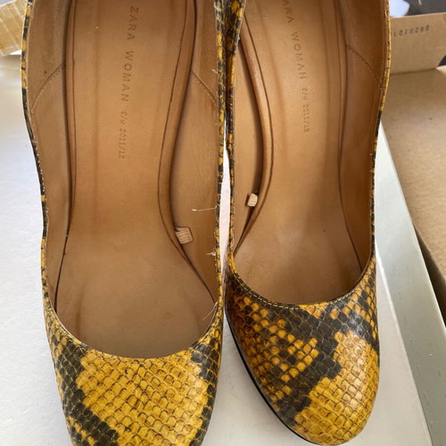 Zara leather women's pumps size 37, yellow snake effect