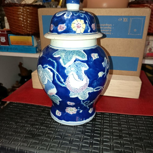 Chinese vase with lid new, dark blue porcelain