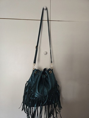 Italian leather bucket bag like new, metallic green with fringes