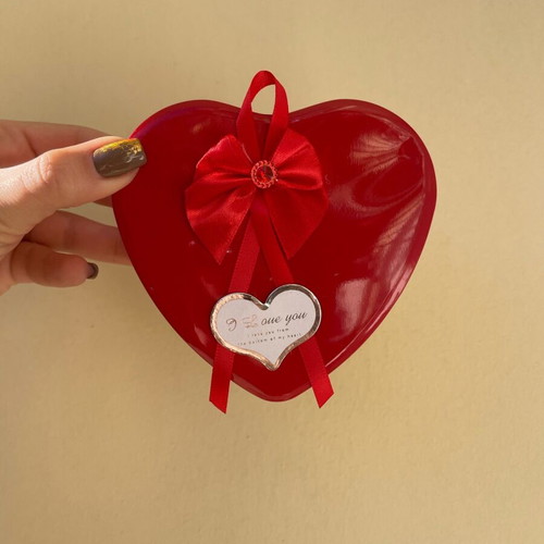 Gift set with teddy bear and roses