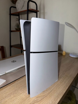 PlayStation 5 Slim Digital Edition 825GB σαν καινούργιο με δεύτερο ασύρματο χειριστήριο DualSense