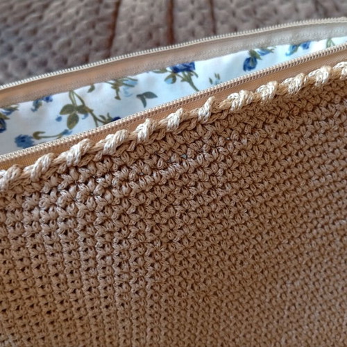Handmade knitted beige wrist bag new