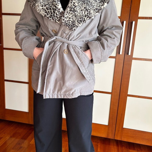 Coat with fur collar like new, beige, size M