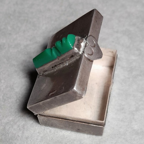 Sterling silver 925 box solid with green onyx like new