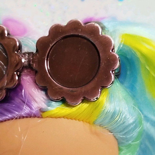 Barbie Extra Mini like new with cracked sunnies