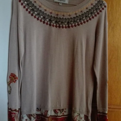 Desigual blouse with two fabrics like new, beige and red, XS