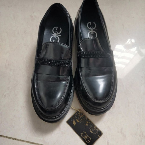Loafers leather like new, size 36, black, About you
