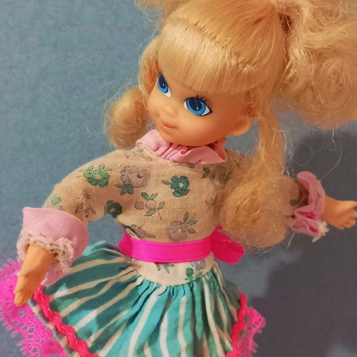 Barbie Doll Lori Pretty Pairs 1969 like new