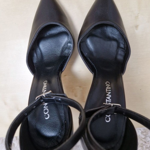 Smart Cronos black pumps with platform and ankle strap size 37 new