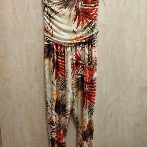 Bershka strapless one-piece medium multicolor like new