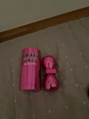 DKNY 24/7 Electric perfume 30ml like new
