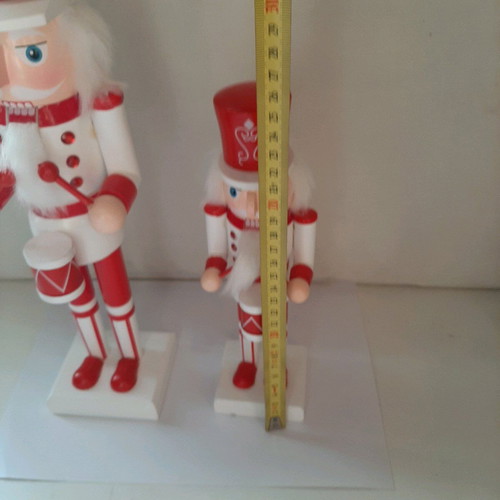 Wooden vintage nutcrackers like new, set of 2