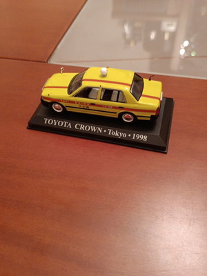 Toyota Crown Tokyo 1998 model car used