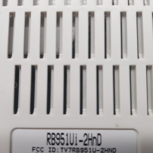 MikroTik RB951Ui-2HnD used SOHO wireless router
