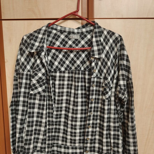 Pull & Bear women's checked shirt like new, size L, black multicolor