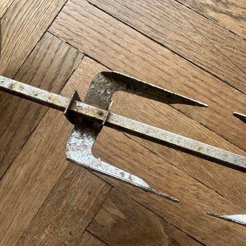 Small rotisserie spit used with corrosion, 45 cm