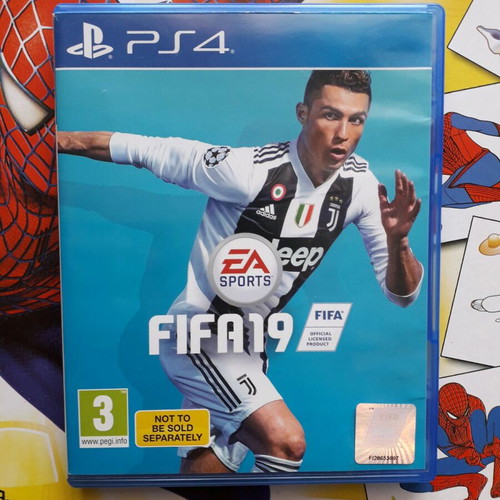 PlayStation 4 Pro 1TB σαν καινούργιο με 2 χειριστήρια και 5 παιχνίδια