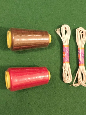 Sewing set with 2 thread cones and 2 elastic bands, new