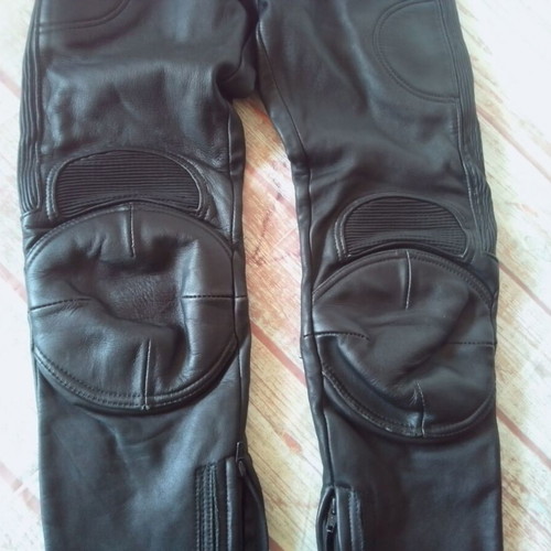 Echtes leather motorcycle pants used with protectors