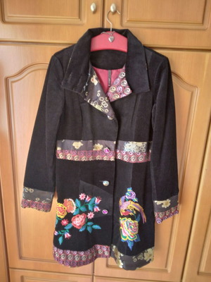 Black corduroy/velvet coat like new, size L/XL with colorful designs