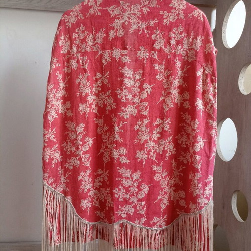 Mango beach pareo like new, 100% cotton, red floral print with fringes